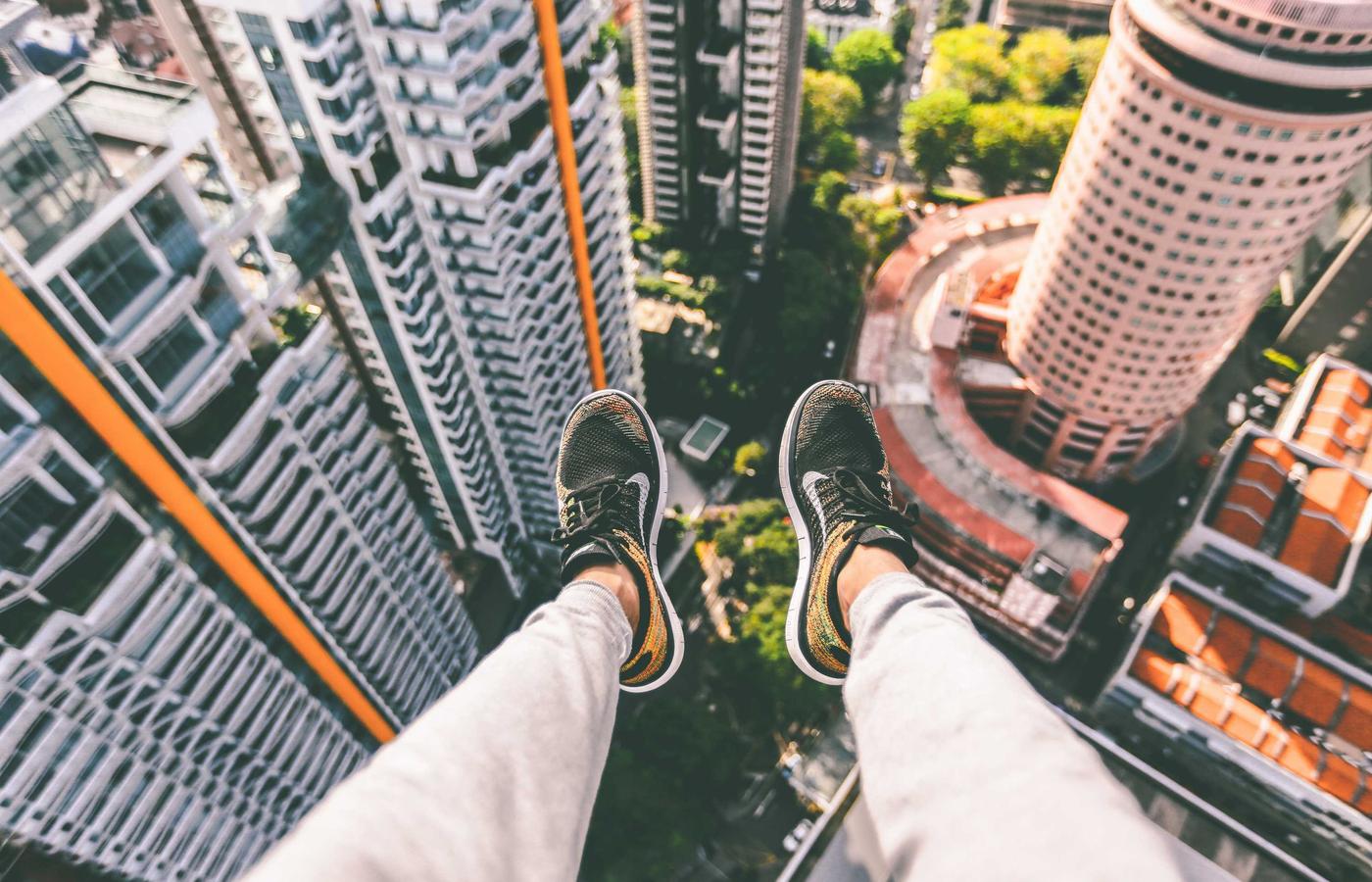 Een team dat samenwerkt met een strategisch plan